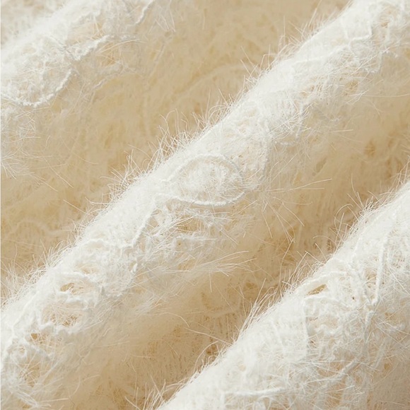 NWT Floral Hollow Knit Crew Nexk Long Sleeve top - XL - Cream - Picture 7 of 8